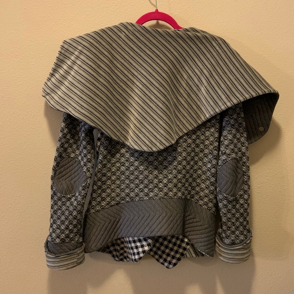 Aimee g Jacket - Picture 2 of 6